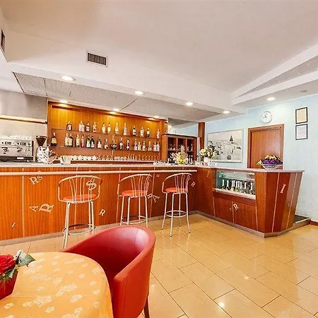 Hotel Aris 4*