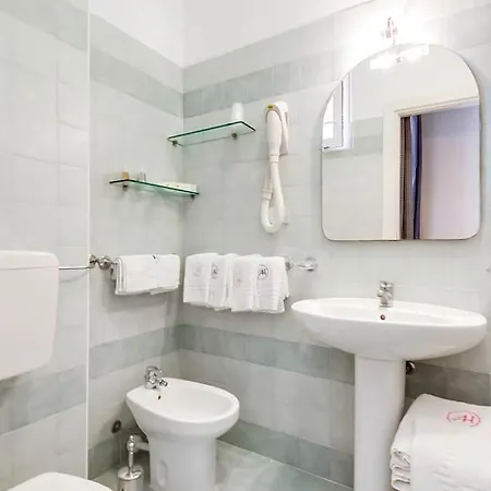 Hotel Aris 4*