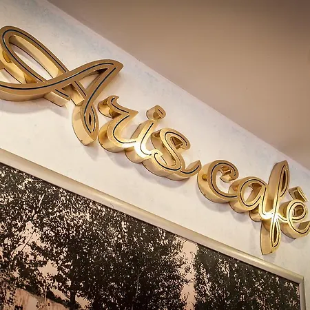 Hotel Aris