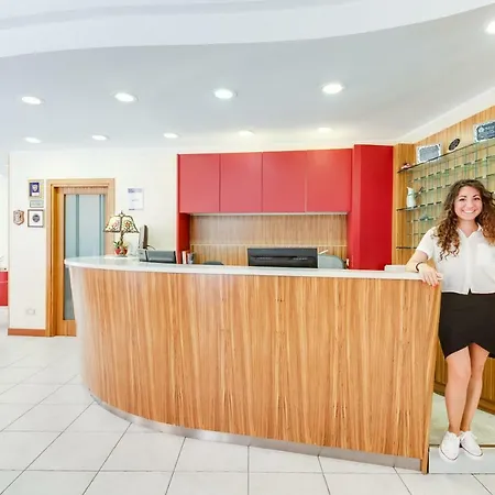 Aris Hotel 4*