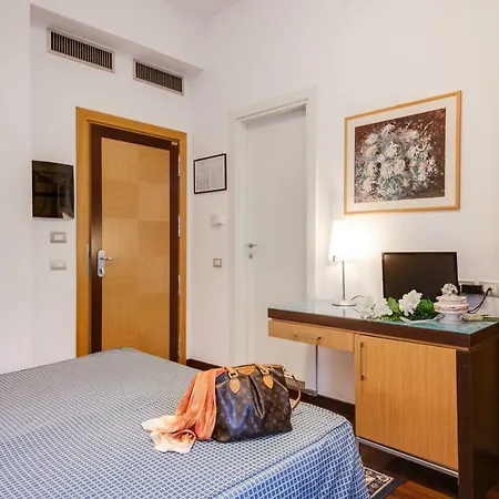 Aris Hotel